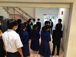 【高】岩名中上級学校訪問